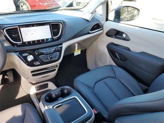 new 2023 Chrysler Pacifica car, priced at $41,634