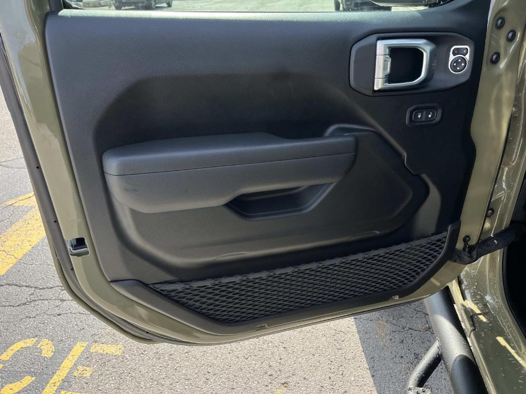 new 2025 Jeep Wrangler car, priced at $57,284