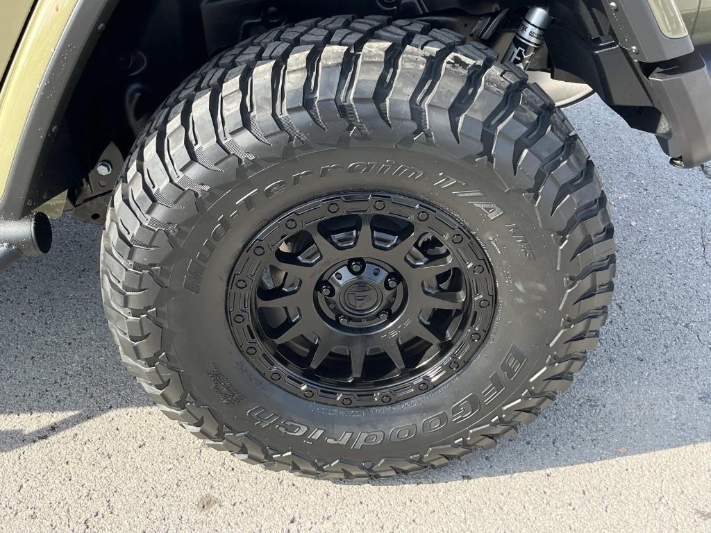 new 2025 Jeep Wrangler car, priced at $57,284