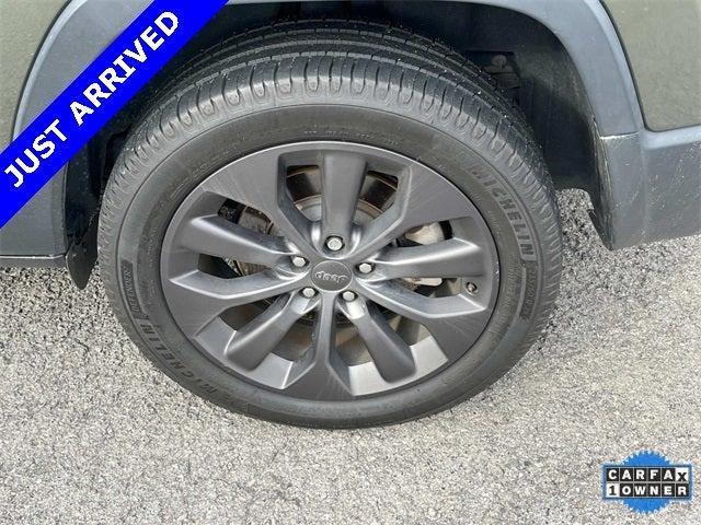 used 2021 Jeep Cherokee car, priced at $19,990