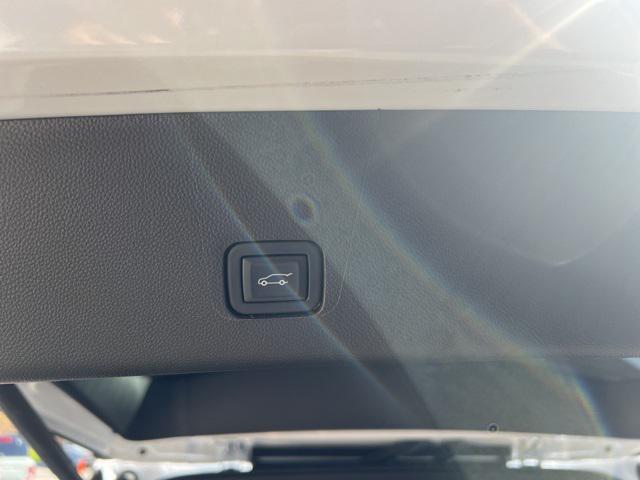 used 2023 Chevrolet Traverse car, priced at $36,365