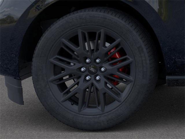 new 2025 Ford Expedition car, priced at $76,102