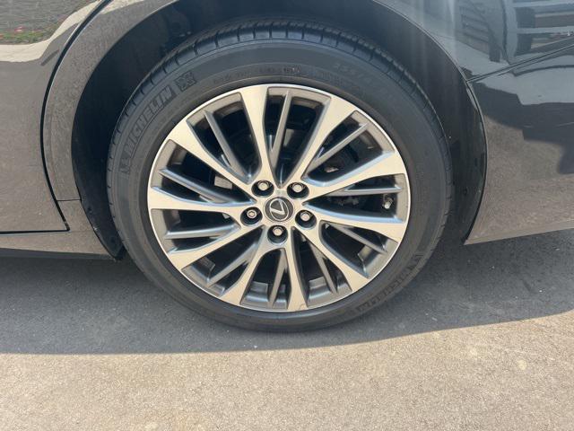 used 2019 Lexus ES 350 car, priced at $27,746