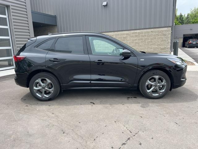used 2023 Ford Escape car, priced at $25,984