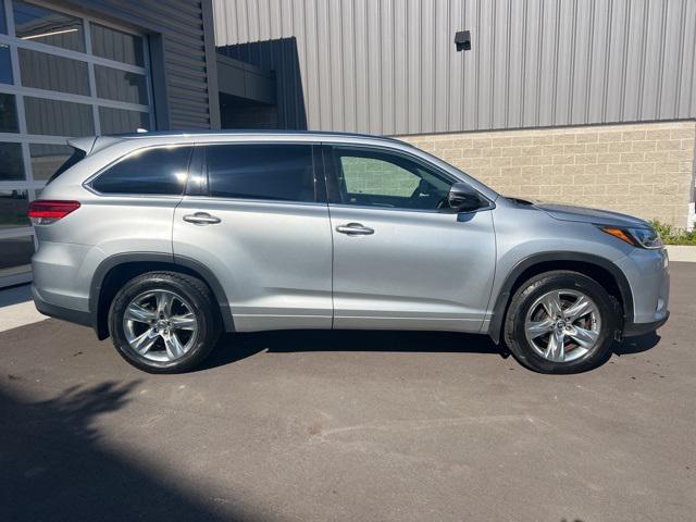 used 2019 Toyota Highlander car, priced at $24,858