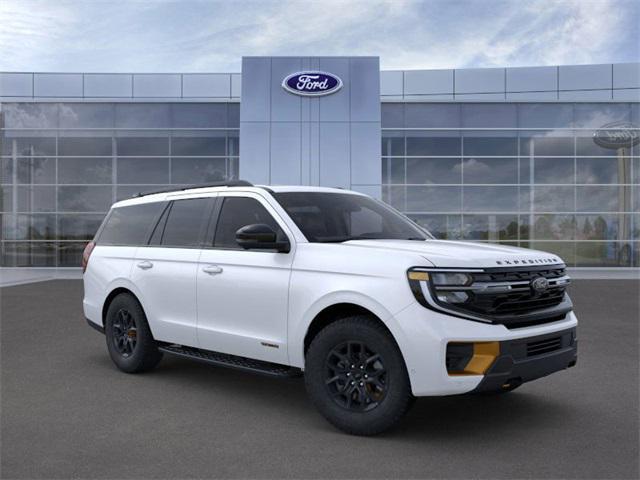 new 2025 Ford Expedition car, priced at $76,904