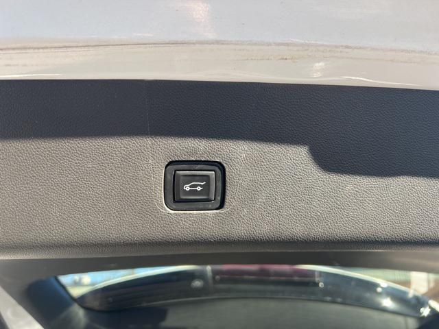 used 2021 Chevrolet Traverse car, priced at $26,740
