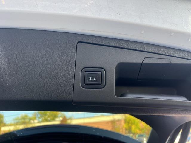 used 2022 Cadillac XT4 car, priced at $22,245