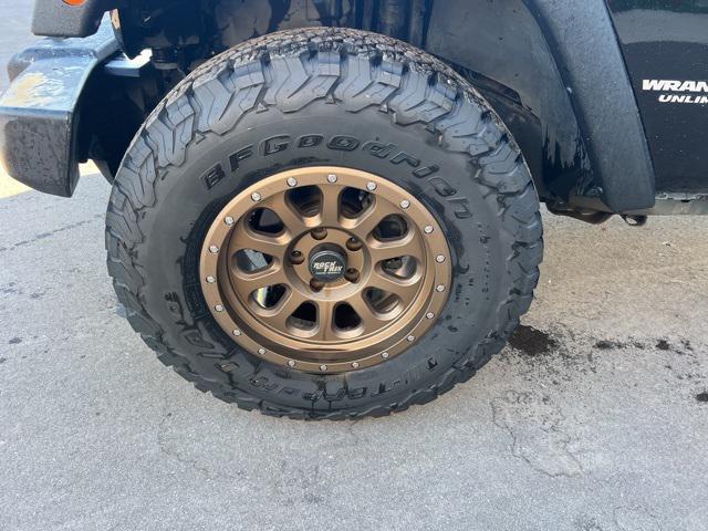 used 2013 Jeep Wrangler Unlimited car, priced at $16,574