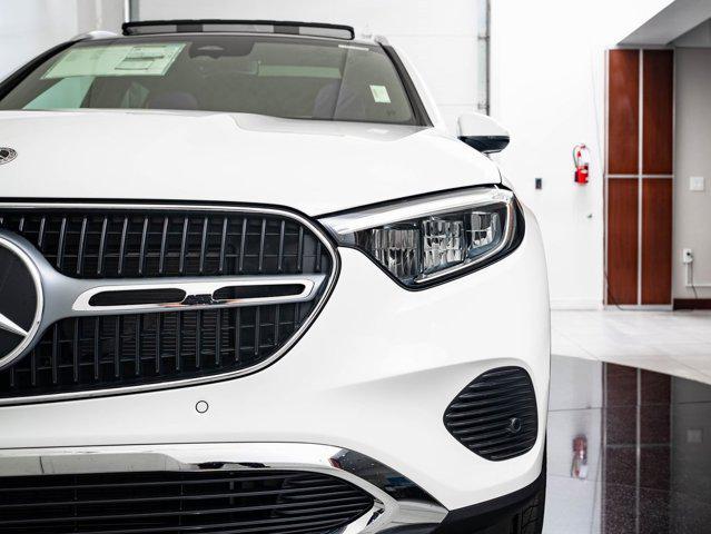 new 2025 Mercedes-Benz GLC 300 car, priced at $54,498