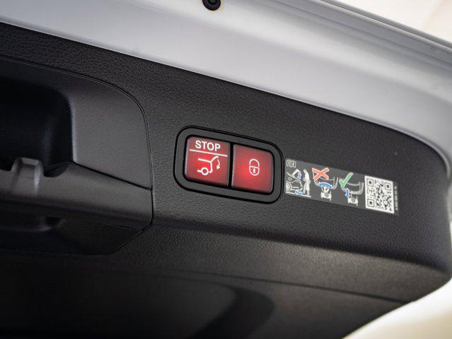 new 2025 Mercedes-Benz GLS 450 car, priced at $89,998