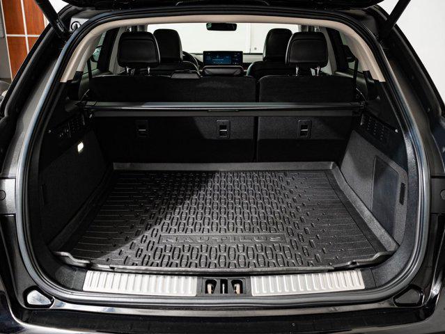 used 2022 Lincoln Nautilus car, priced at $38,298