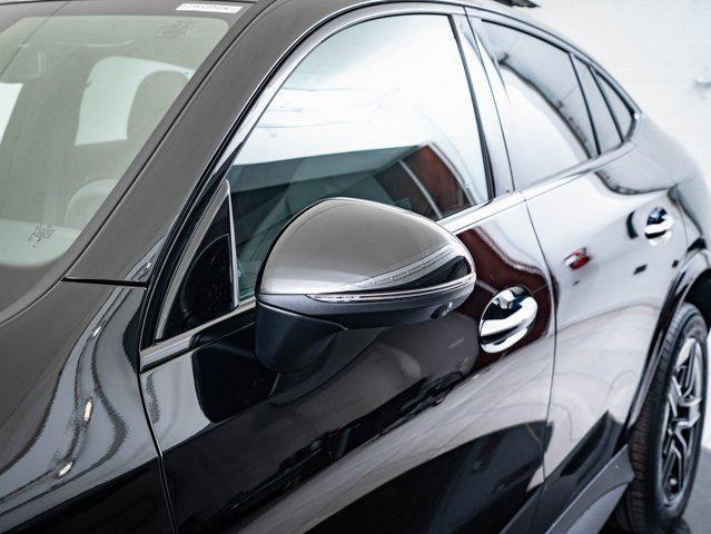 new 2025 Mercedes-Benz GLC 300 car, priced at $59,998