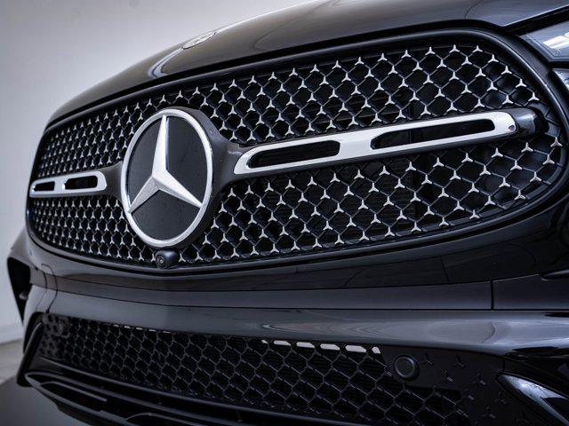 new 2025 Mercedes-Benz GLC 300 car, priced at $55,998