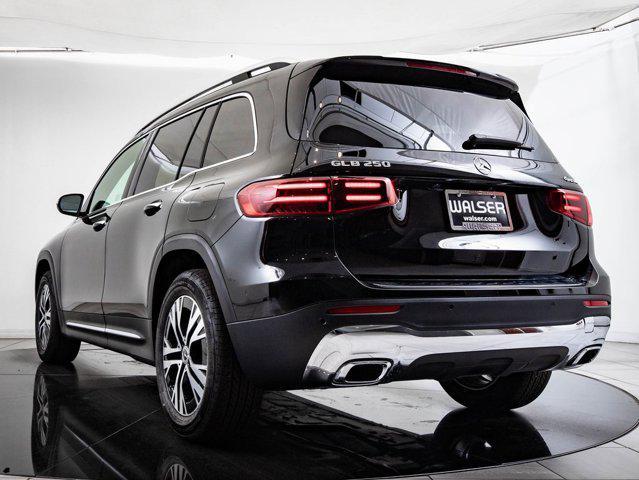 new 2024 Mercedes-Benz GLB 250 car, priced at $43,998