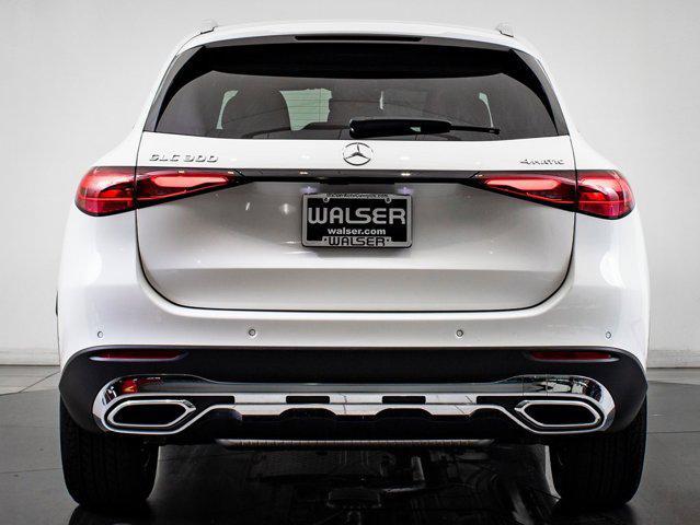 new 2025 Mercedes-Benz GLC 300 car, priced at $49,498