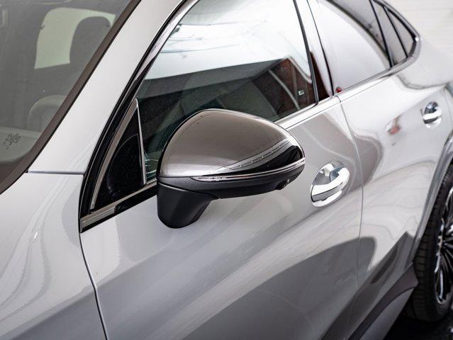 new 2025 Mercedes-Benz GLC 300 car, priced at $64,998