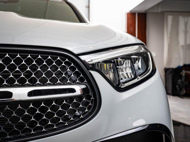 new 2025 Mercedes-Benz GLC 300 car, priced at $59,998