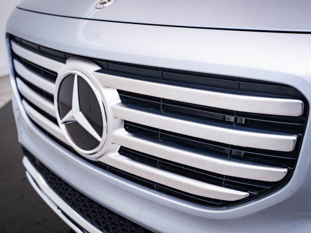 new 2026 Mercedes-Benz GLB 250 car, priced at $48,498