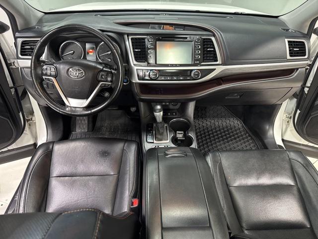 used 2018 Toyota Highlander car, priced at $28,999
