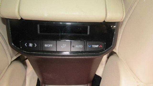 used 2020 Toyota Highlander car, priced at $32,500