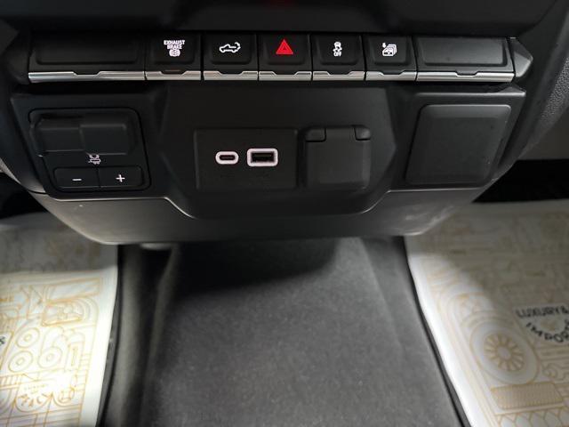 used 2023 Chevrolet Silverado 2500 car, priced at $46,875