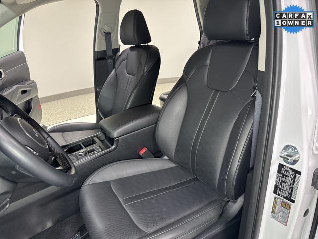 used 2024 Kia Sorento car, priced at $30,894