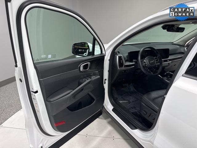 used 2024 Kia Sorento car, priced at $30,894