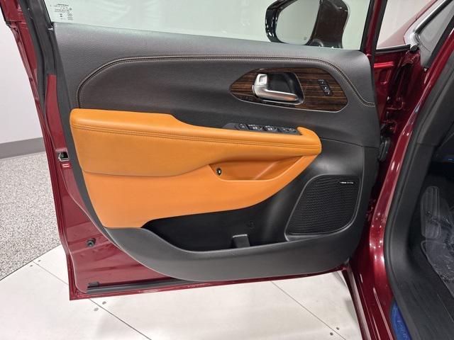 used 2023 Chrysler Pacifica car, priced at $40,293