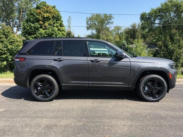 new 2024 Jeep Grand Cherokee car, priced at $45,232