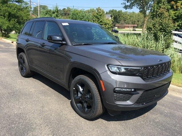 new 2024 Jeep Grand Cherokee car, priced at $45,232