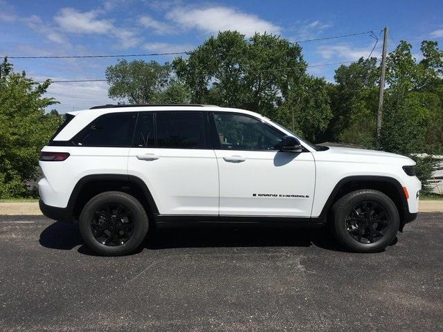 new 2024 Jeep Grand Cherokee car, priced at $39,229