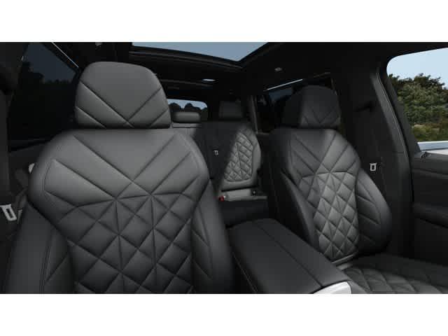 new 2026 BMW X7 car, priced at $95,704