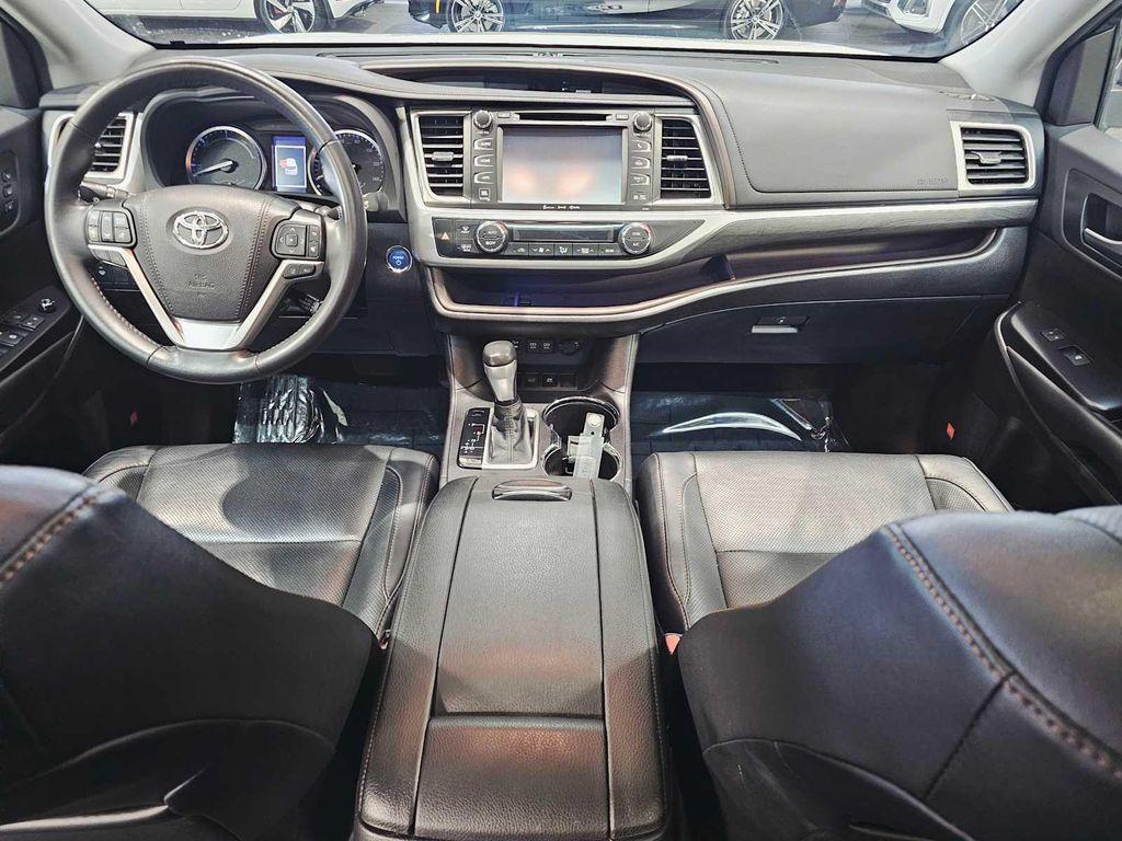 used 2019 Toyota Highlander Hybrid car, priced at $32,999