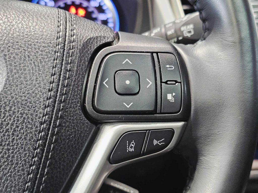 used 2019 Toyota Highlander Hybrid car, priced at $32,999