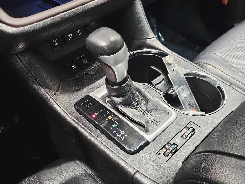 used 2019 Toyota Highlander Hybrid car, priced at $32,999