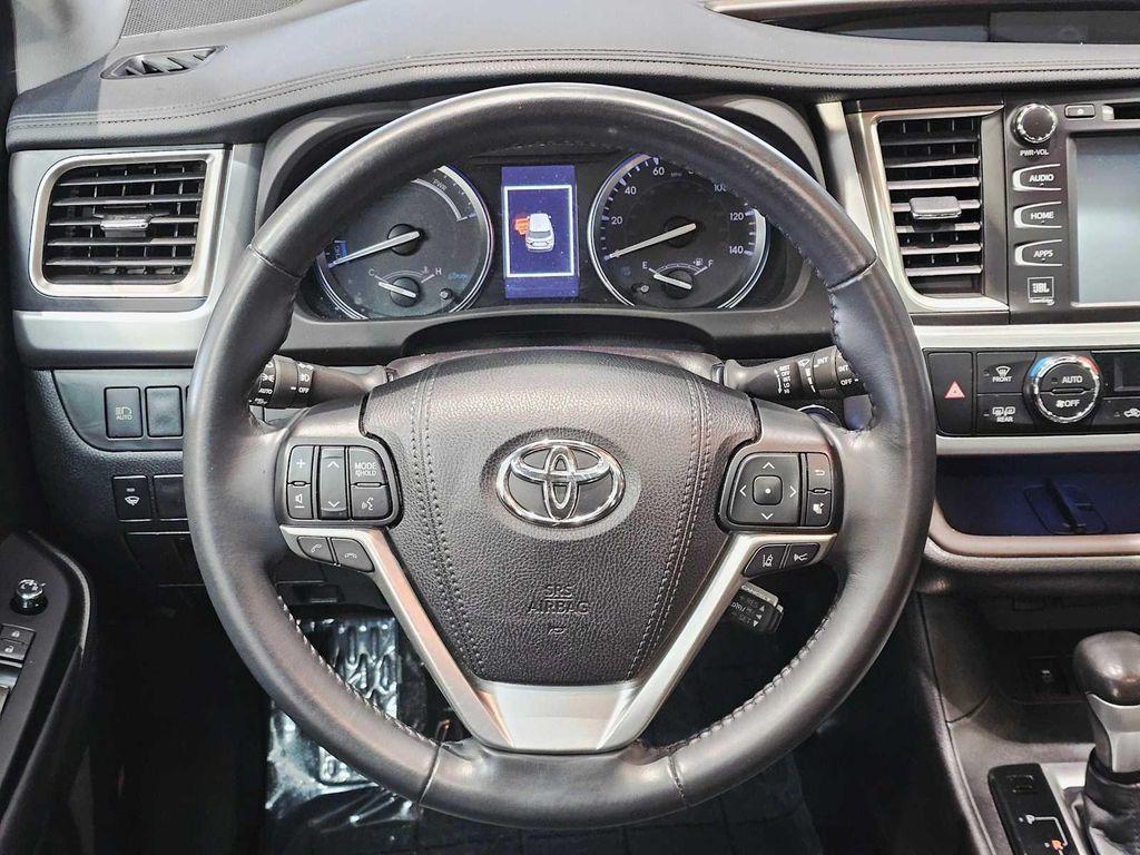 used 2019 Toyota Highlander Hybrid car, priced at $32,999