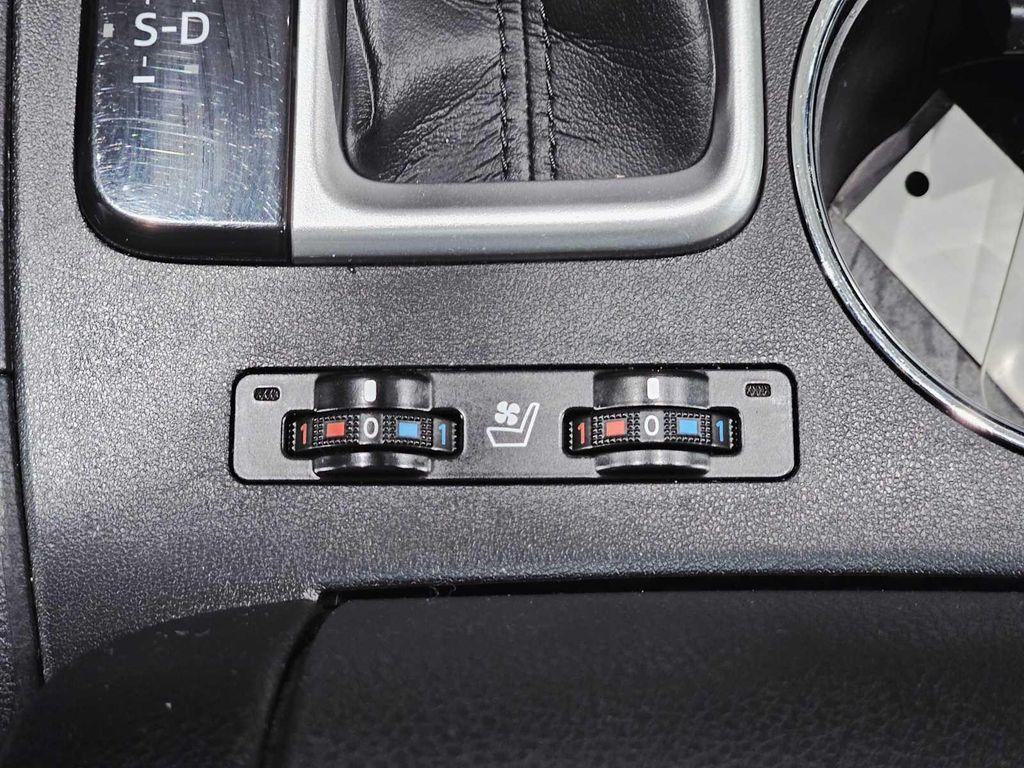 used 2019 Toyota Highlander Hybrid car, priced at $32,999