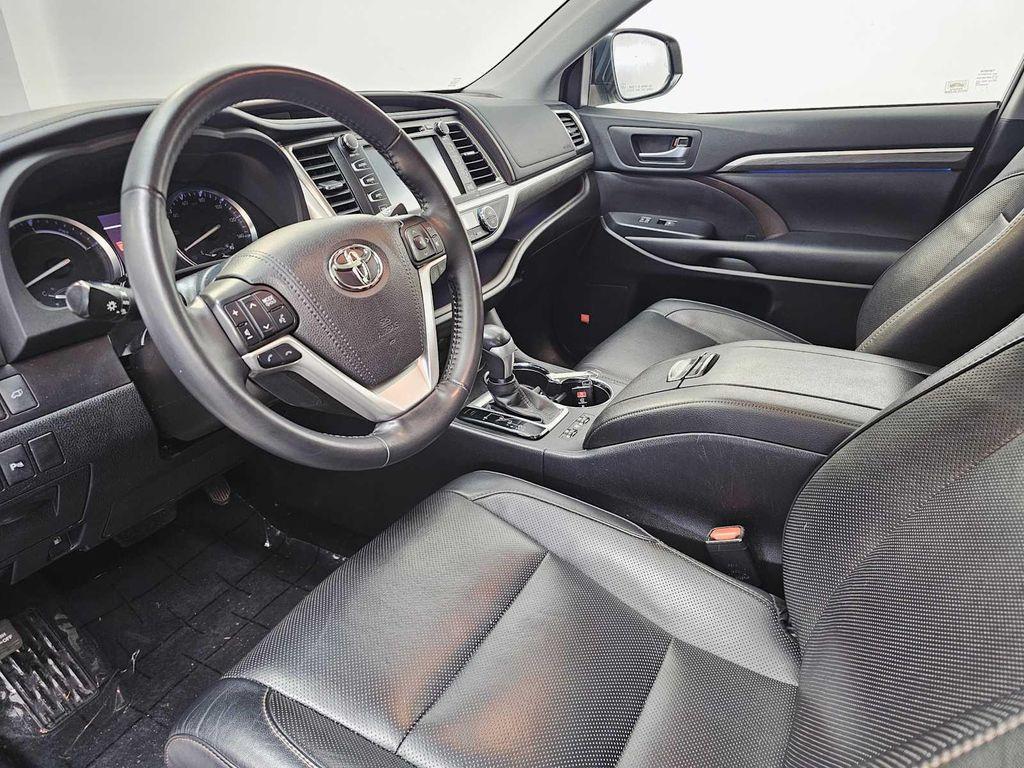 used 2019 Toyota Highlander Hybrid car, priced at $32,999