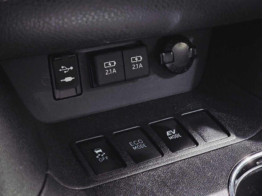 used 2019 Toyota Highlander Hybrid car, priced at $32,999