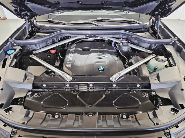 new 2026 BMW X7 car, priced at $101,063