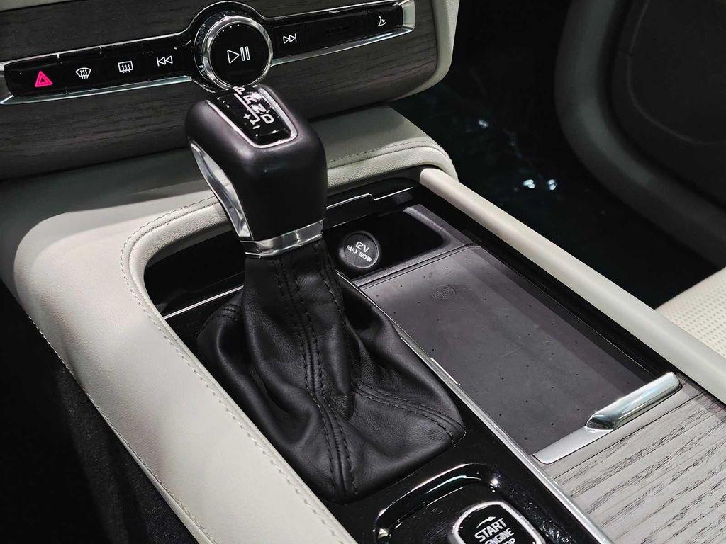 used 2022 Volvo XC90 car, priced at $39,999
