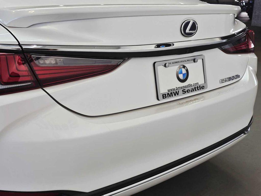 used 2022 Lexus ES 300h car, priced at $32,888