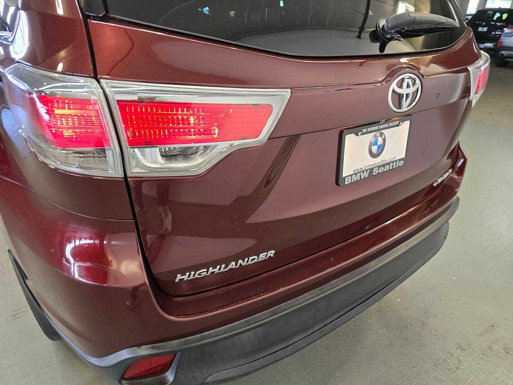 used 2015 Toyota Highlander car, priced at $21,999