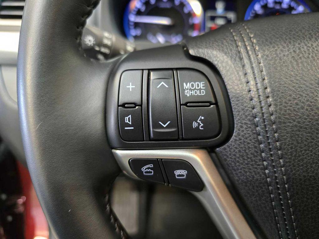 used 2015 Toyota Highlander car, priced at $21,999
