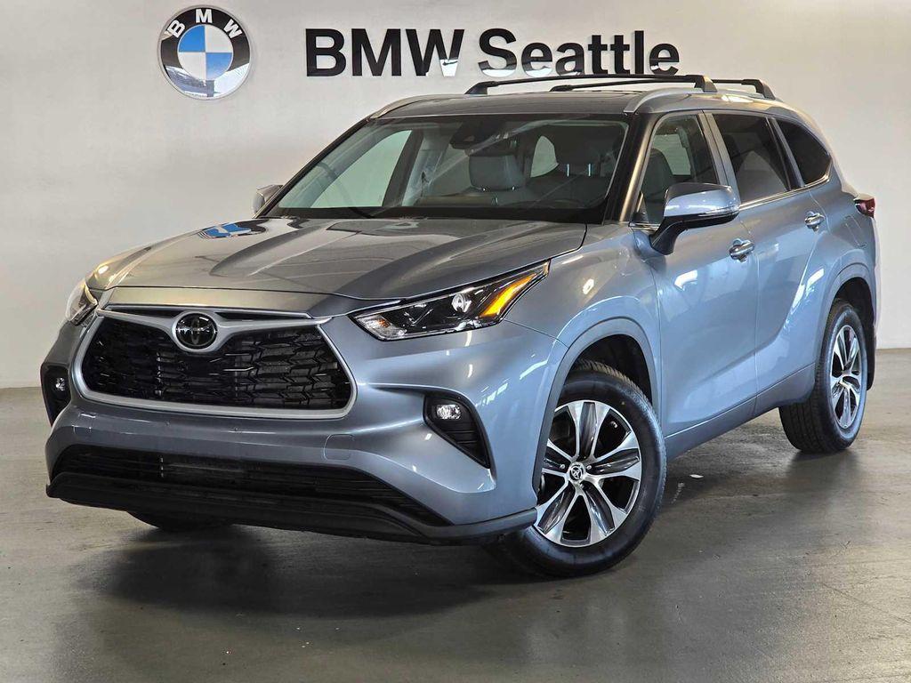 used 2023 Toyota Highlander car, priced at $38,888