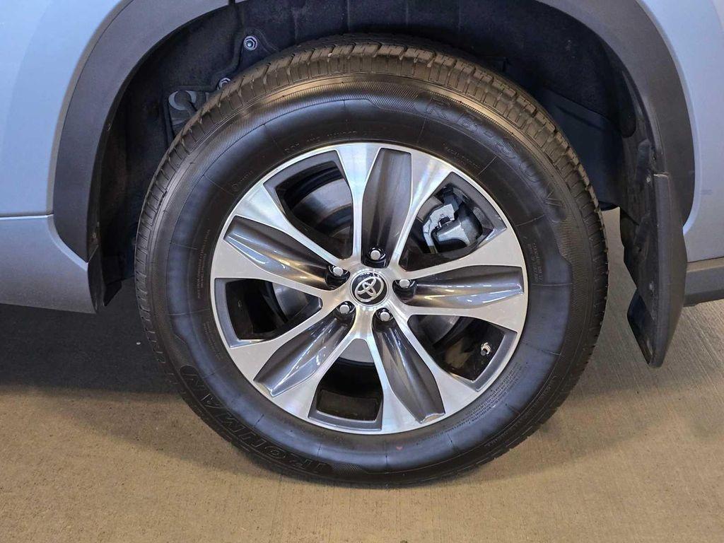used 2023 Toyota Highlander car, priced at $38,888