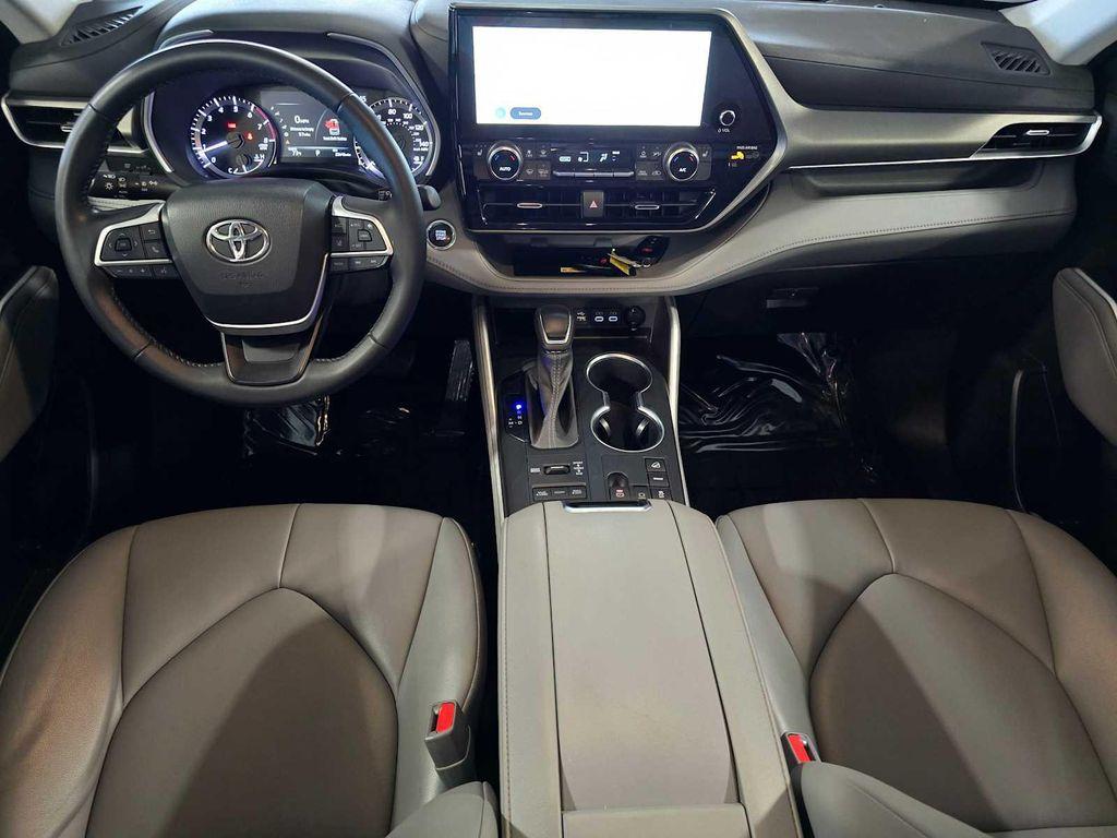 used 2023 Toyota Highlander car, priced at $38,888