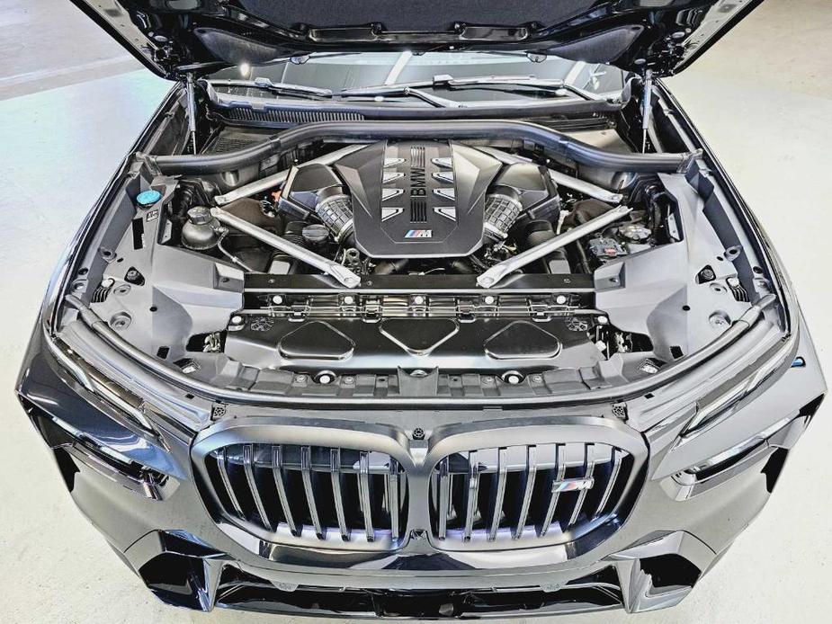 new 2025 BMW X7 car, priced at $121,550