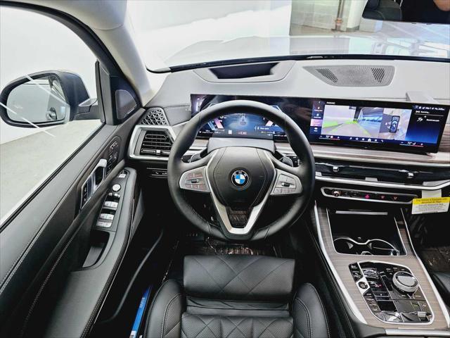 new 2025 BMW X7 car, priced at $93,675